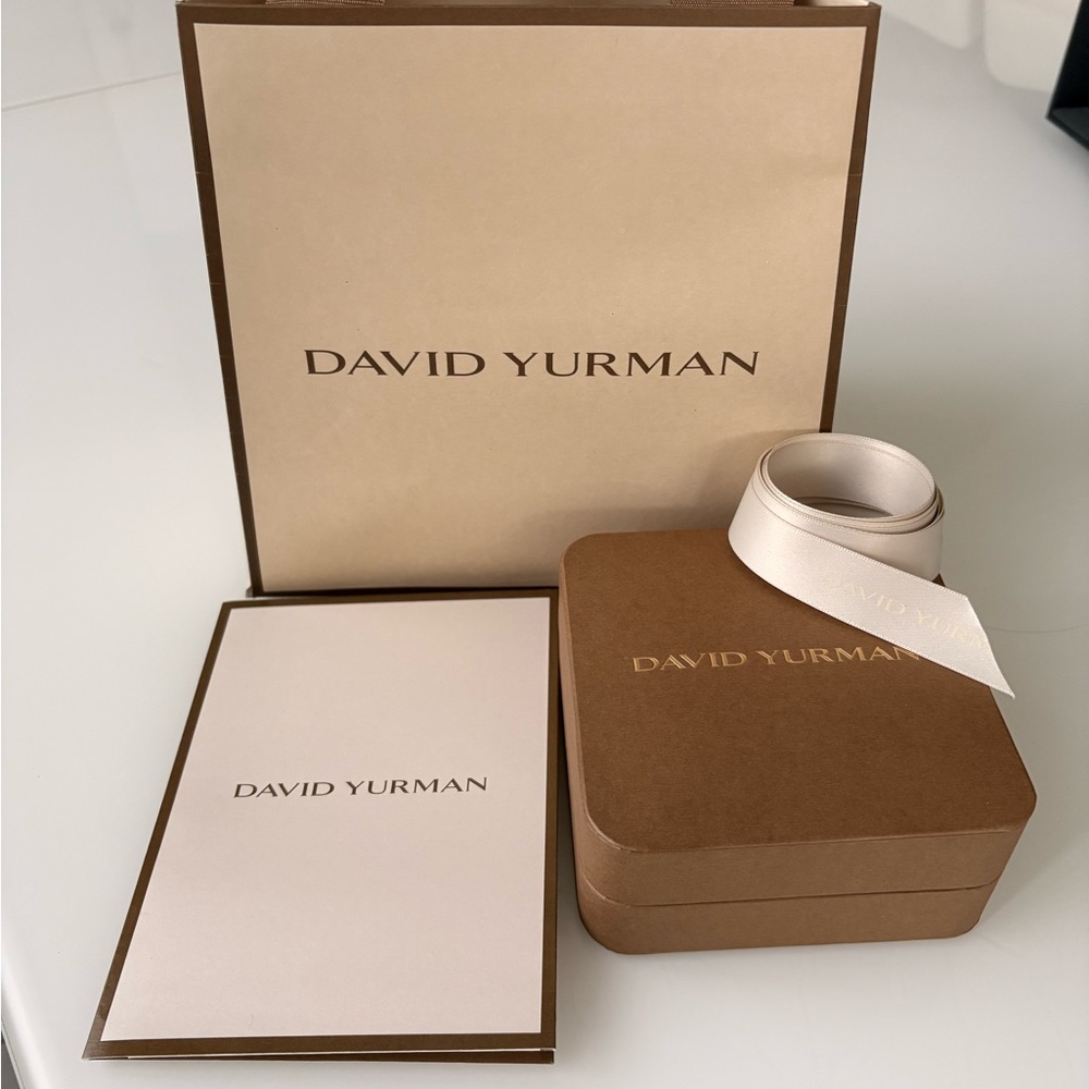 David Yurman Women’s jewelry packaging
